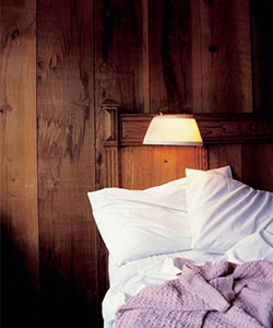 Schlichtes Schlafzimmer