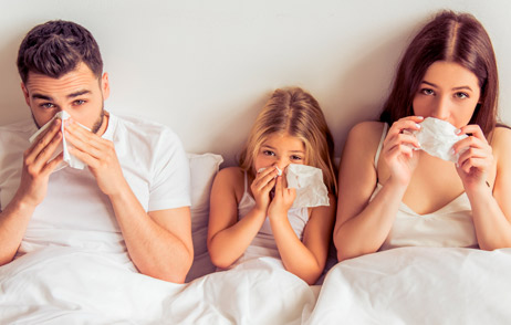 Teaserbild Ratgeber Kindergesundheit, Virus und Bazillus